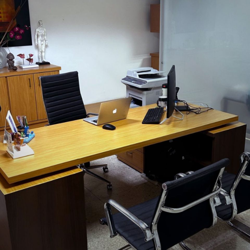 Sede consultorio Urologo Carlos Oliveros